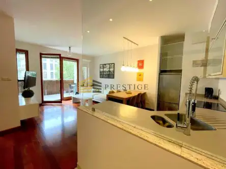 Warszawa ,  Łowicka   6