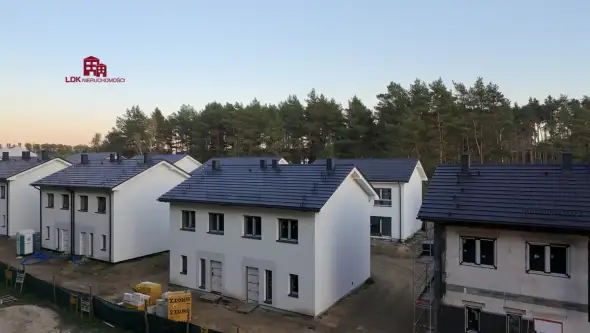 Płoty ,  Morelowa   8