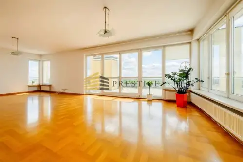 Warszawa ,  Grochowska   5