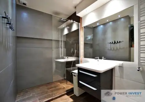 Kraków ,  Lubicz 17   7