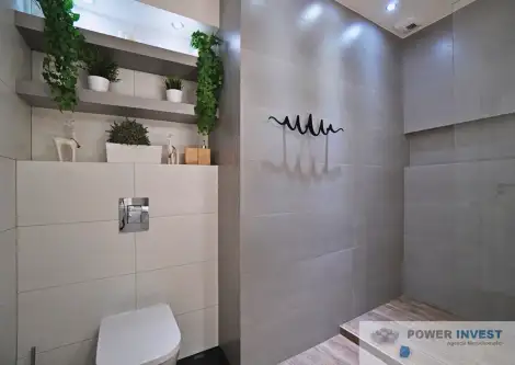 Kraków ,  Lubicz 17   8