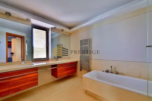 Warszawa ,  Grzybowska   12