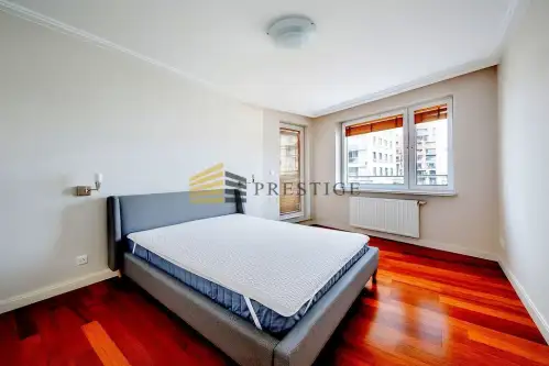 Warszawa ,  Grzybowska   8