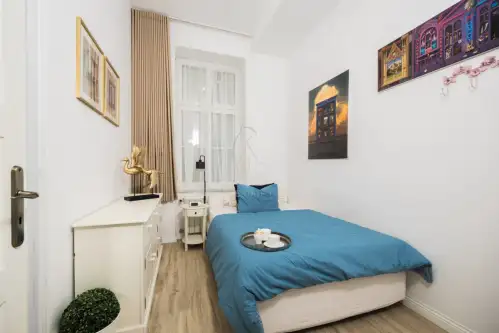 Poznań ,  Józefa Chełmońskiego   6