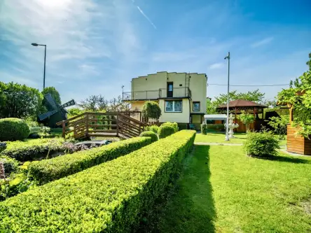 Jerzmanowa ,  Kwiatowa   18