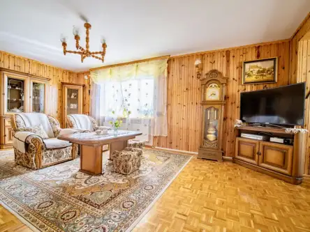 Jerzmanowa ,  Kwiatowa   13