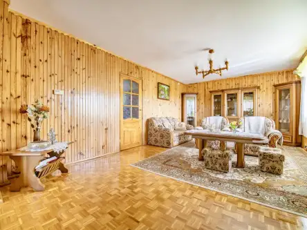 Jerzmanowa ,  Kwiatowa   4