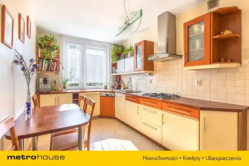 Warszawa ,  Hawajska   12