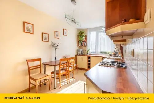 Warszawa ,  Hawajska   16