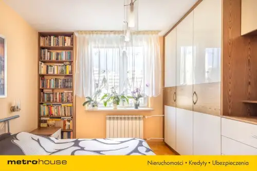 Warszawa ,  Hawajska   19