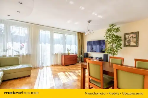 Warszawa ,  Hawajska   2