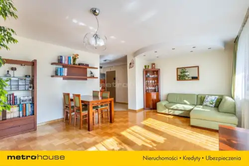 Warszawa ,  Hawajska   3