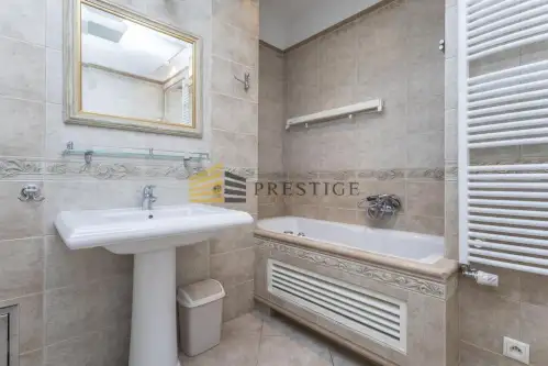 Warszawa ,  Oboźna   11