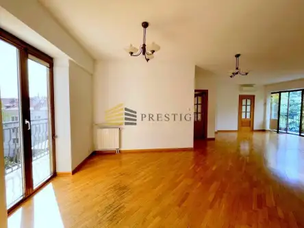 Warszawa ,  Podchorążych   4