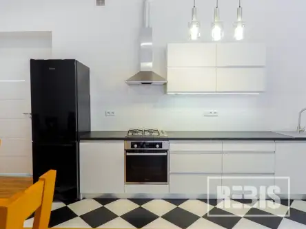 Kraków ,  Karmelicka   11