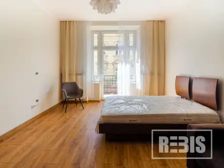  Kraków   Karmelicka 