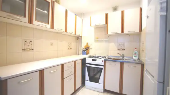 Opole ,  Niemodlińska   6