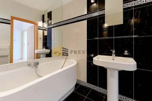 Warszawa ,  Libijska   7