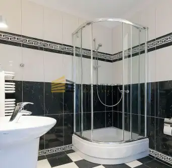 Warszawa ,  Libijska   9