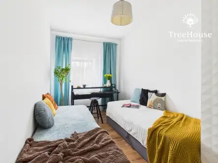 Mikołajki ,  Plac Wolności   13