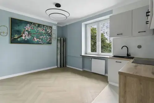 Warszawa ,  Leszno   3