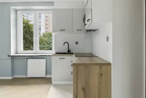 Warszawa ,  Leszno   5