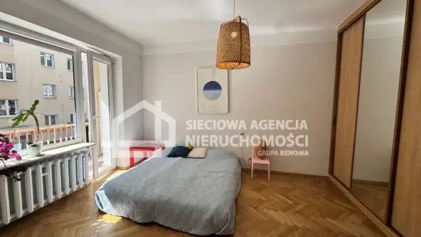 Gdynia ,  Partyzantów   4