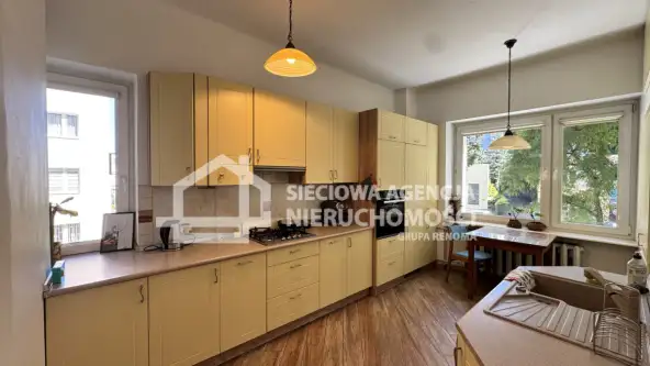 Gdynia ,  Partyzantów   6