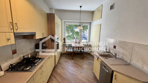 Gdynia ,  Partyzantów   7