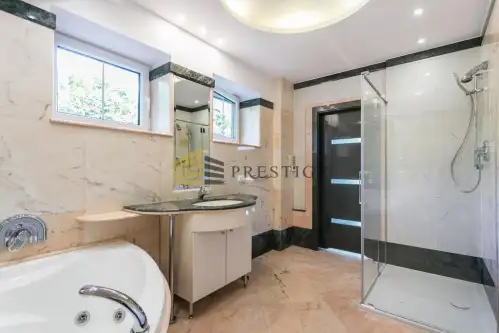 Warszawa ,  Biedronki   14