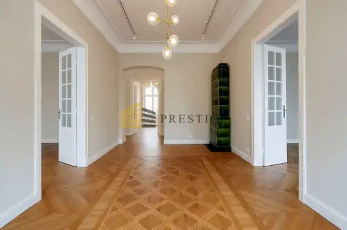 Warszawa ,  Henryka Sienkiewicza   4