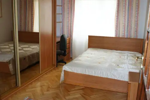 Warszawa ,  Zapustna   6