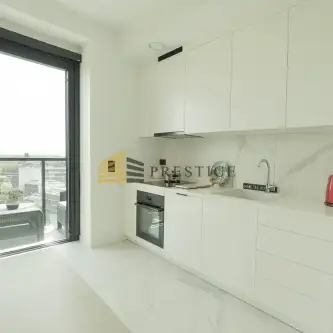 Warszawa ,  Prosta   8