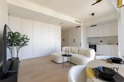 Warszawa ,  Prosta   6