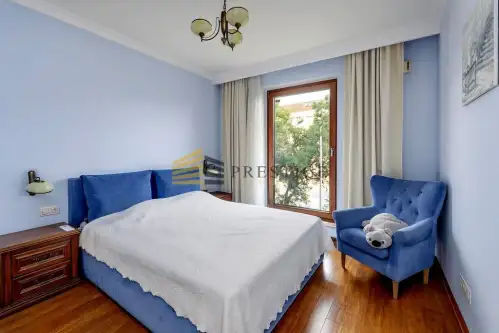 Warszawa ,  Solec   8