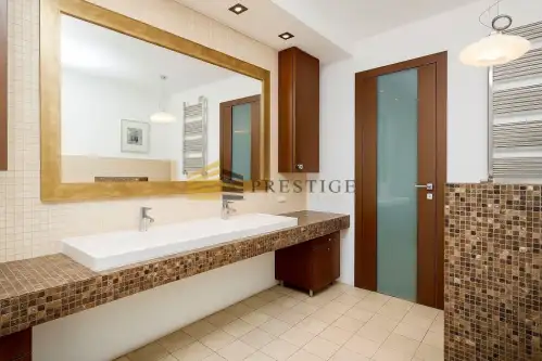 Warszawa ,  Kazimierzowska   10