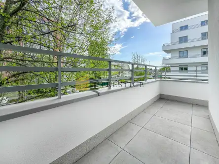 Warszawa ,  Lizbońska   12