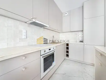 Warszawa ,  Lizbońska   4