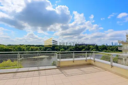 Warszawa ,  Grochowska   17