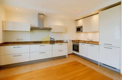 Warszawa ,  Hektarowa   4