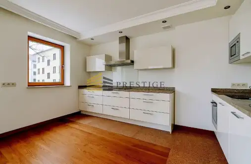 Warszawa ,  Hektarowa   5