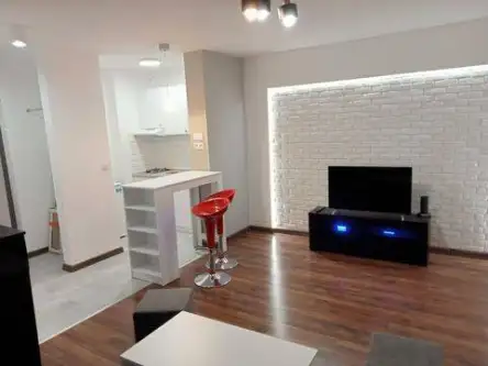 Warszawa ,  Miła   6