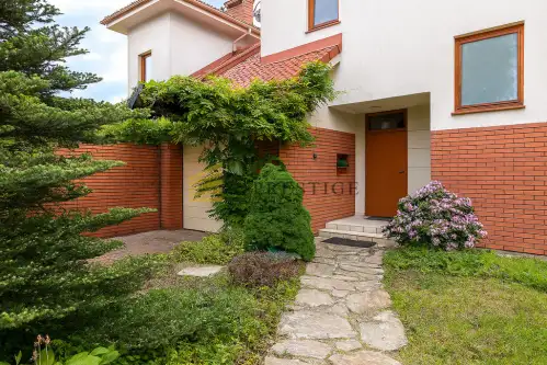 Bielawa ,  Warszawska   13