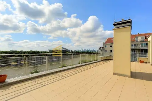 Warszawa ,  Grochowska   18