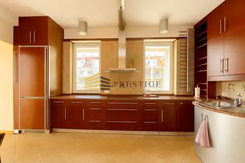 Warszawa ,  Grochowska   6