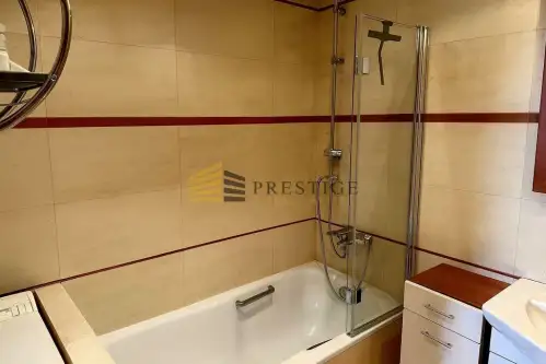 Warszawa ,  Łowicka   12