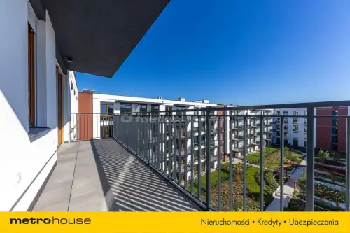 Warszawa ,  Holzera   18