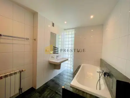 Warszawa ,  Nad Wilanówką   11