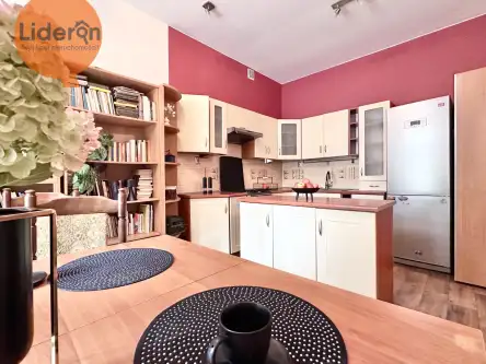 Łódź ,  Dębowa   8