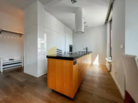 Warszawa ,  Leszczyńska   7